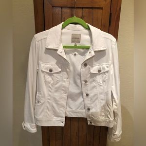 Liverpool. XS, White, light weight jacket.